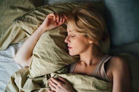 Scientifically Proven Sleeping Positions to Prevent Wrinkles