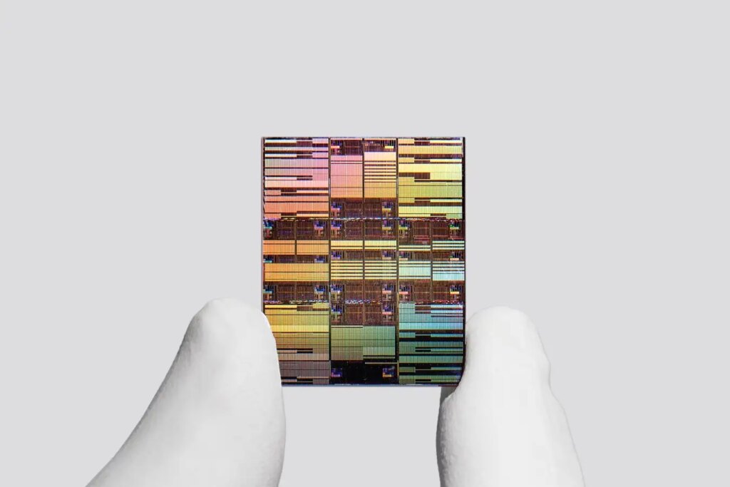 IBMs Record Breaking Chip Innovative Technique Packs 100 Billion Transistors