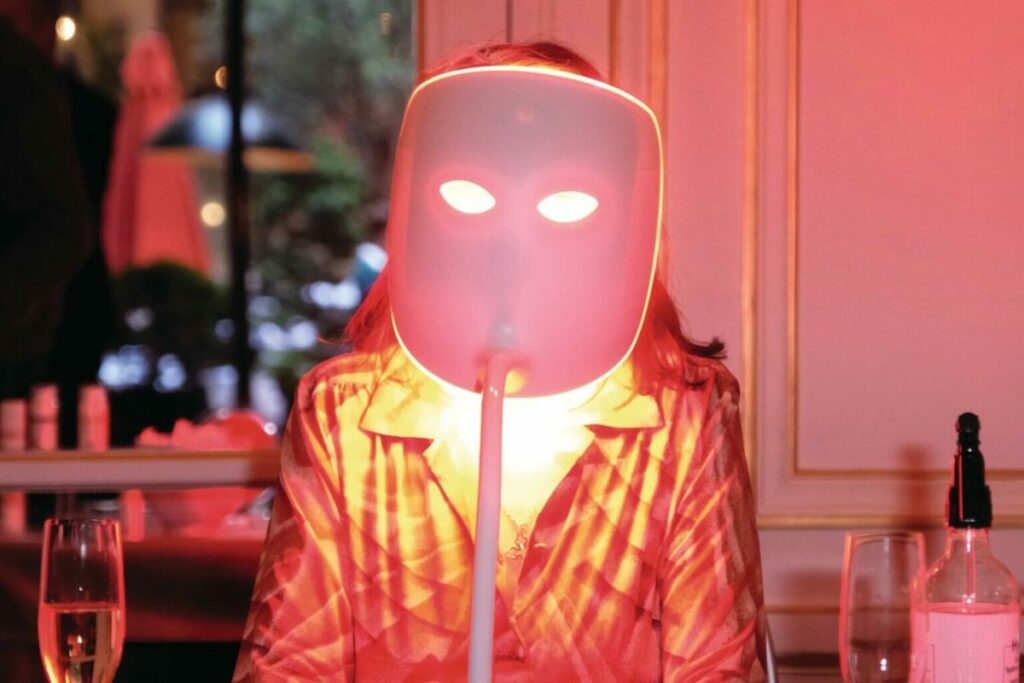 Unlock Youthful Skin with Red Light Masks: 2 Important Considerations to Keep in Mind Unlock Youthful Skin with Red Light Masks 2 Important Considerations