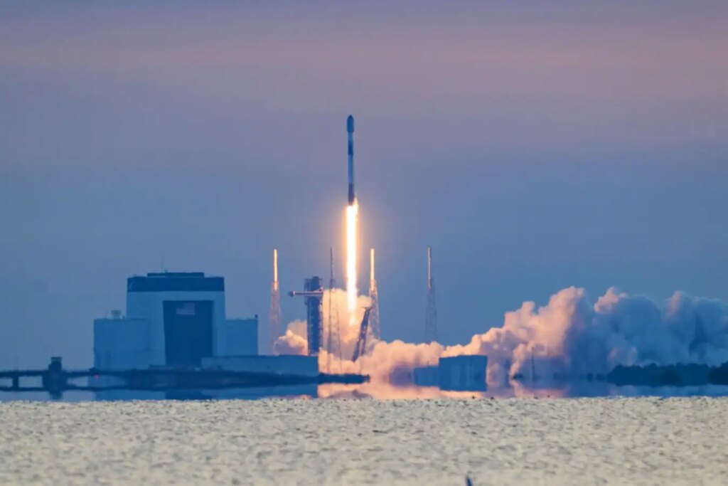 Unveiling SpaceX’s Innovative Strategy for Cargo Delivery from Space to Earth Unveiling SpaceXs Innovative Strategy for Cargo Delivery from Space to