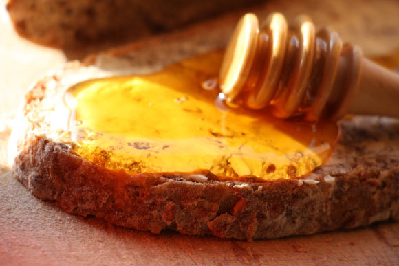 Study Reveals Manuka Honey’s Superior Antibacterial Properties Over Sugar and MGO Study Reveals Manuka Honeys Superior Antibacterial Properties Over Sugar and