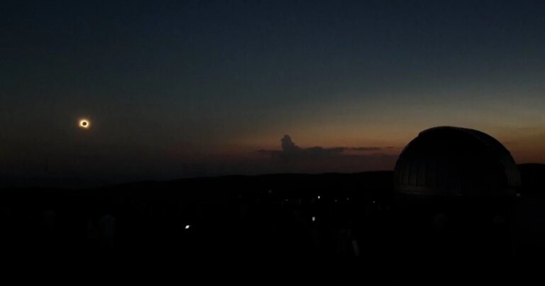 Stunning Time Lapse of Total Solar Eclipse in Spain Experience the