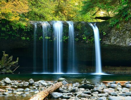 Cracks in the bedrock create waterfalls – Sciworthy Cracks in the bedrock create waterfalls Sciworthy