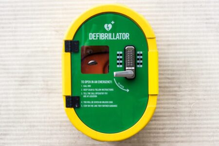 Increase Your Survival Odds with this Innovative Defibrillator Usage