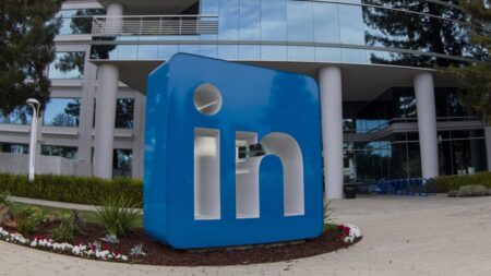 LinkedIn wins lawsuit over Chrome extension scanning
