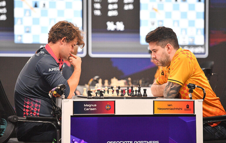 Random rewards enrich classical game theory insights