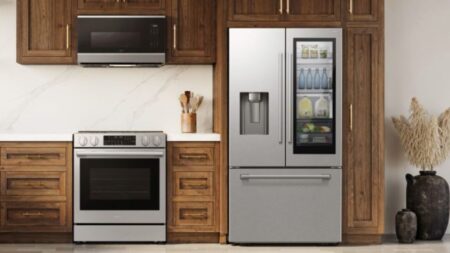Samsung Smart Refrigerator Firmware Update Causes Food to Spoil Owners