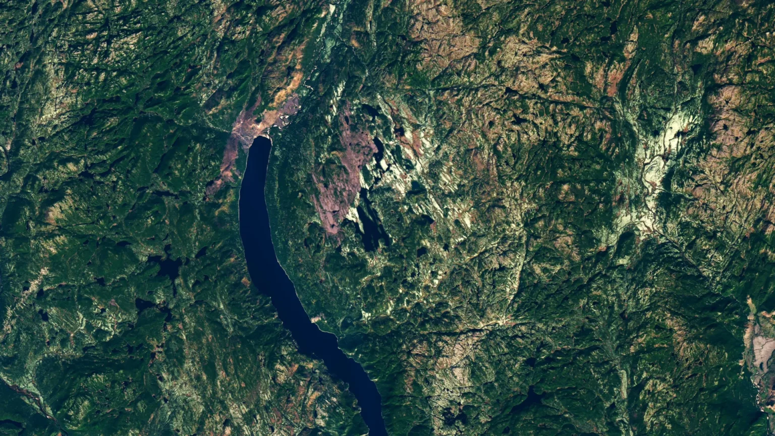 Strange Circle on Satellite Map Revealed as Impact Crater Dating