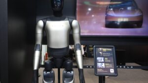 Tesla employees hesitant to train Optimus humanoid robot as replacement