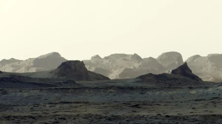 Curiosity Rover Reveals New Views of Mysterious Mars Curiosity Rover Reveals New Views of Mysterious Mars
