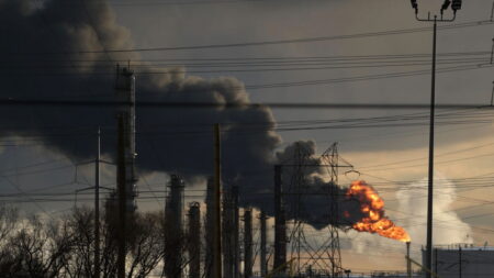ExxonMobil Scientists Challenge Company’s Climate Change Claims ExxonMobil Scientists Challenge Companys Climate Change Claims