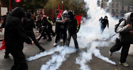 French government emergency meeting Platform protests