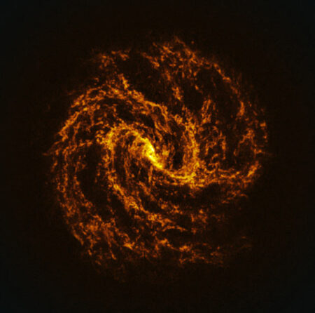 Messier 83 and the Behavior of Star Forming Gas in Bar Like