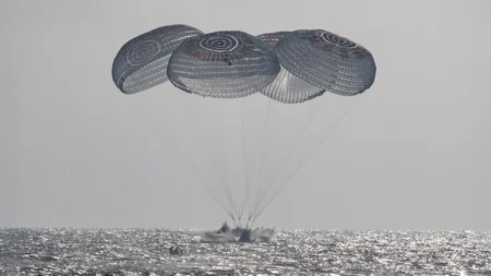 NASA Astronaut Splashes Down After 100 Million Miles in Space NASA Astronaut Splashes Down After 100 Million Miles in Space