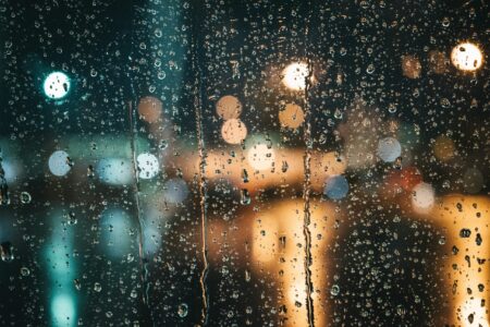 Needles turn rain into electricity Sciworthy