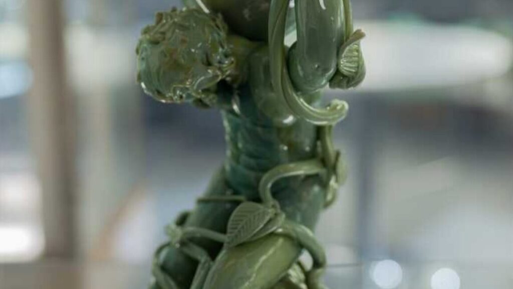 Sculpture Recreates the Famous Optical Illusion of the Lycurgus Cup