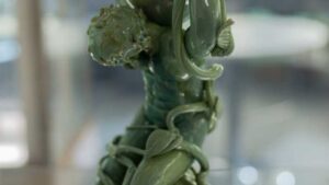 Sculpture Recreates the Famous Optical Illusion of the Lycurgus Cup