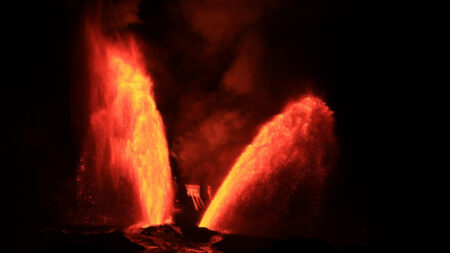 What Causes Hawaii’s Lava Fountains What Causes Hawaiis Lava Fountains